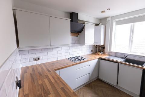 6 bedroom flat to rent, Saint Chad's View, Leeds LS6