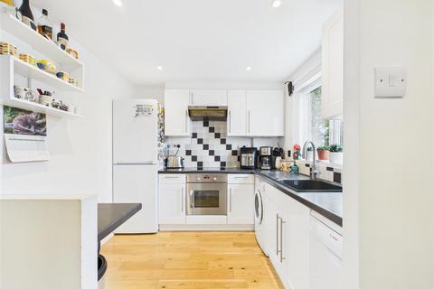 14 Overcroft Rise, Sheffield, S17 4AX