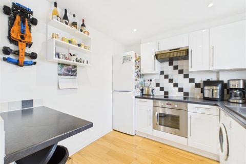 14 Overcroft Rise, Sheffield, S17 4AX