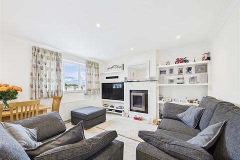14 Overcroft Rise, Sheffield, S17 4AX
