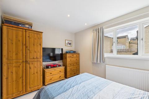 14 Overcroft Rise, Sheffield, S17 4AX