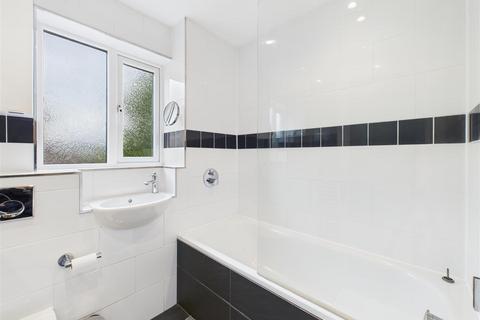 14 Overcroft Rise, Sheffield, S17 4AX