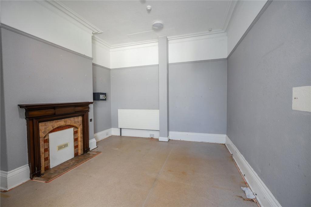 Bedroom 1 (1)