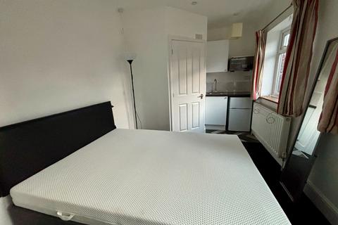 undefined, Available NOW - 2 Rooms - Arboretum Road, Worcester, Worcestershire, WR1 1ND