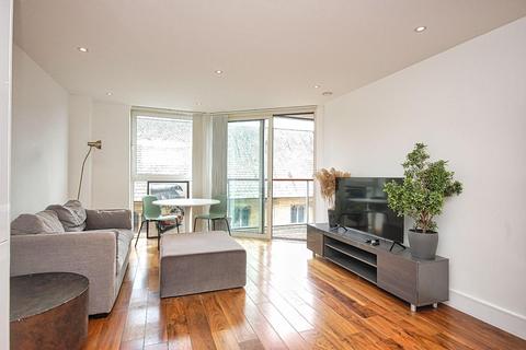 2 bedroom flat for sale, Titan Court, Flower Lane, NW7