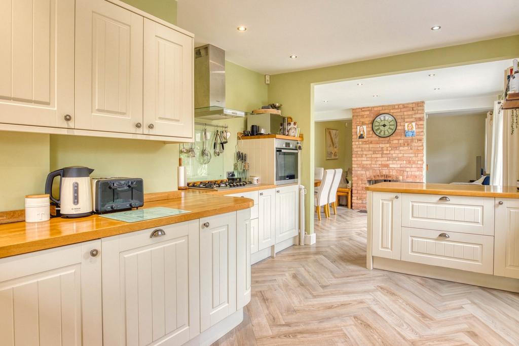 Ewemove Taunton - Parkfield Road