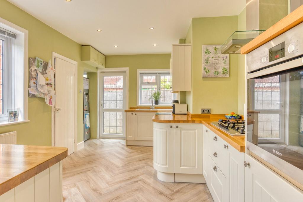 Ewemove Taunton - Parkfield Road (26)