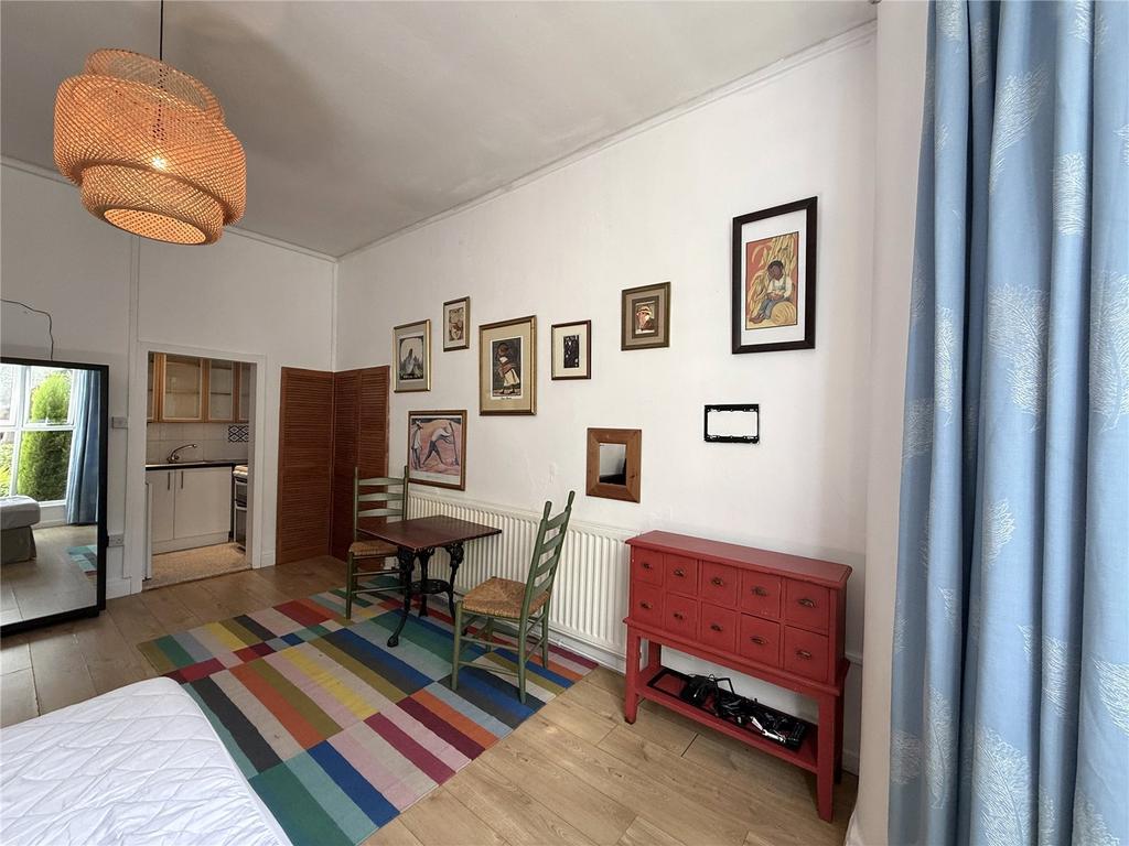 Apartment in Birmingham, Harborne - View 4