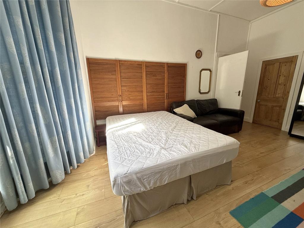 Apartment in Birmingham, Harborne - View 5
