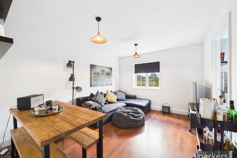 1 bedroom apartment for sale, Barley Gardens, Wokingham RG41