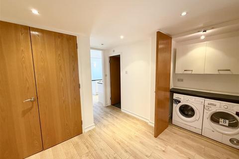 2 bedroom flat to rent, Falcon Lodge, London W9
