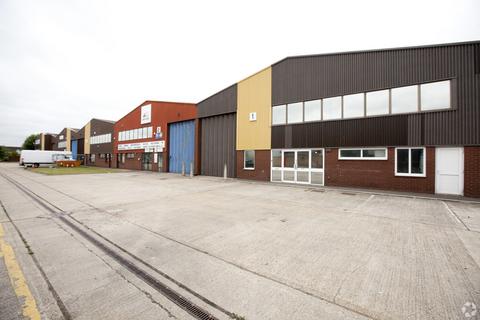 Warehouse to rent, Hyperion Way Reading RG2 0HG