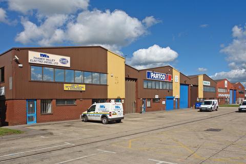 Warehouse to rent, Hyperion Way Reading RG2 0HG