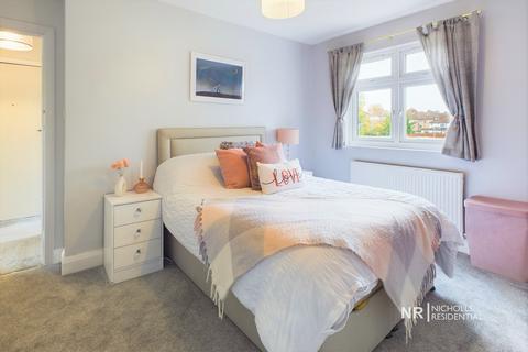 2 bedroom flat for sale, Ewell KT19