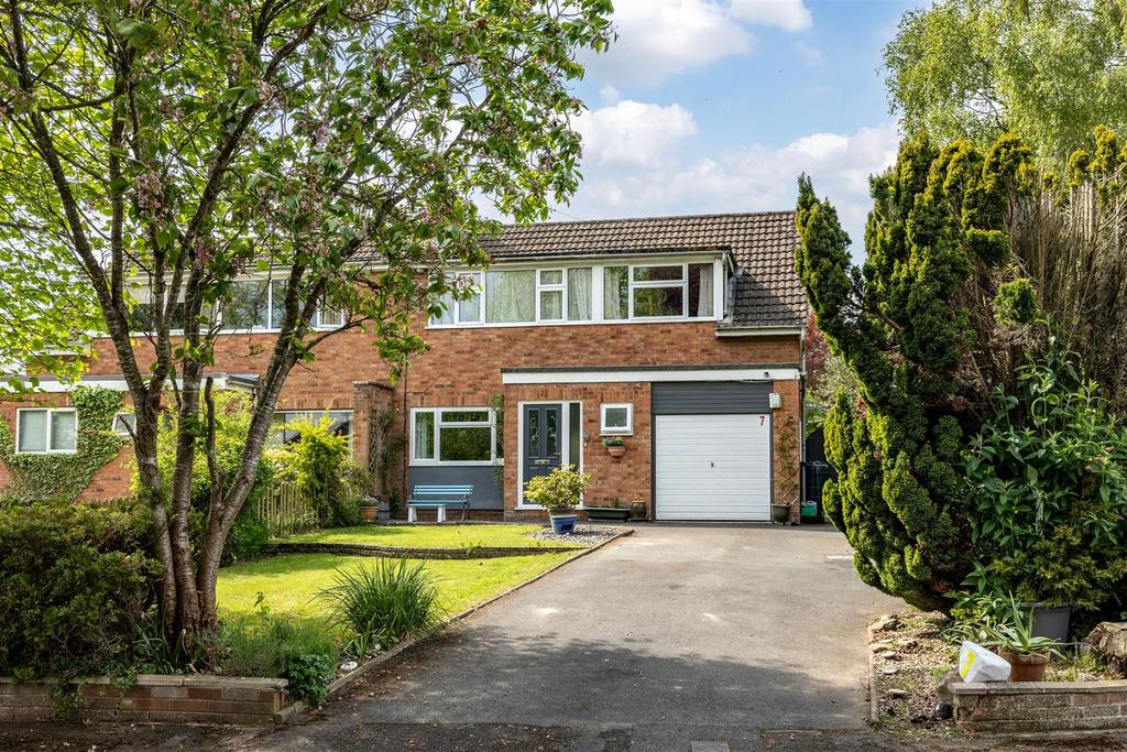 10627 Croft Crescent-02.jpeg
