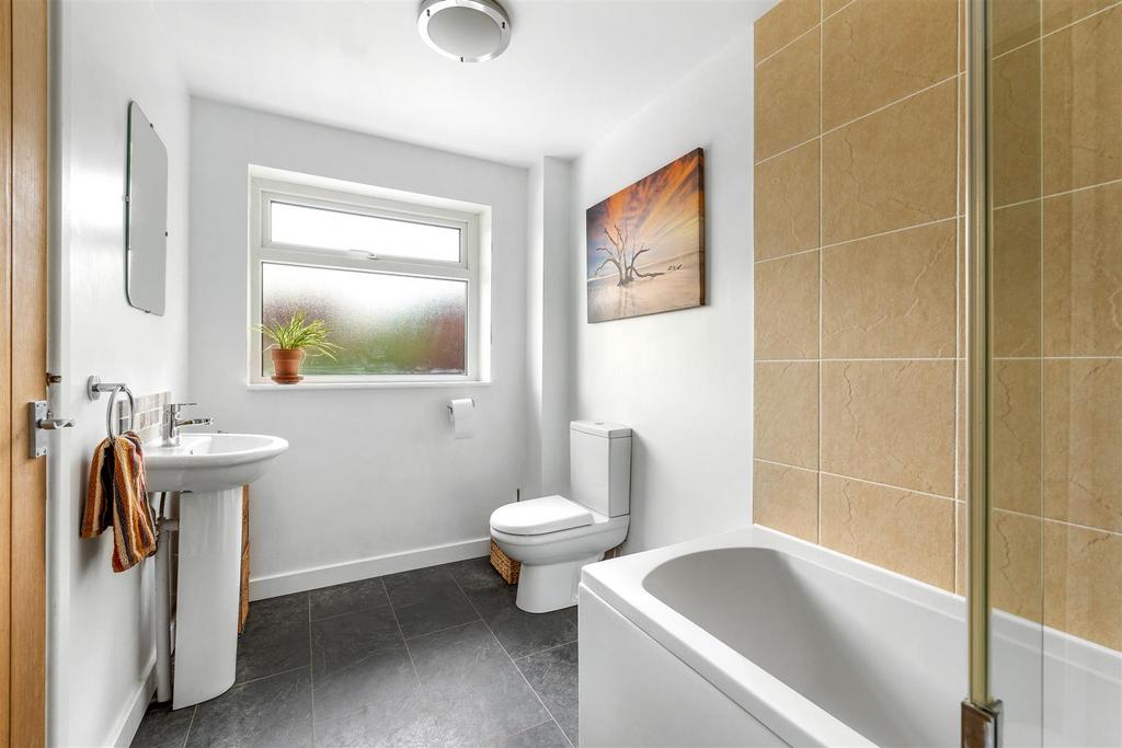 10627 Croft Crescent-13.jpeg