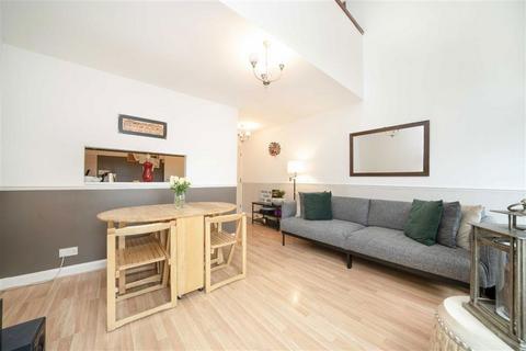 2 bedroom maisonette for sale, Wordsworth Road, London SE1