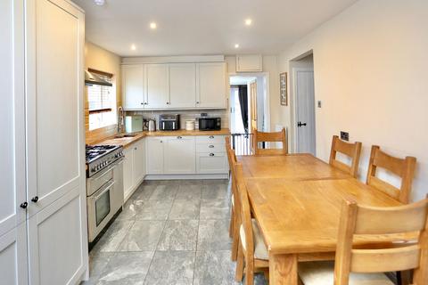 83 Brynglas, Gilwern, Abergavenny, NP7 0BN