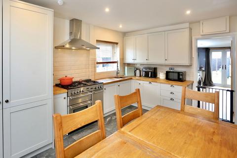 83 Brynglas, Gilwern, Abergavenny, NP7 0BN
