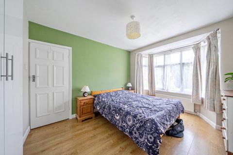 11a Grove Close, Kingston Upon Thames, KT1 2SS