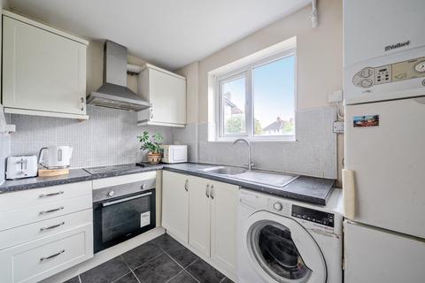 11a Grove Close, Kingston Upon Thames, KT1 2SS