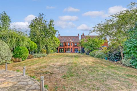 5 bedroom detached house for sale, Noak Hill Road, Billericay