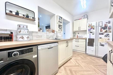 3 bedroom terraced house for sale, The Straits, Dudley DY3