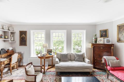 3 bedroom apartment for sale, Elm Park Gardens, London, SW10