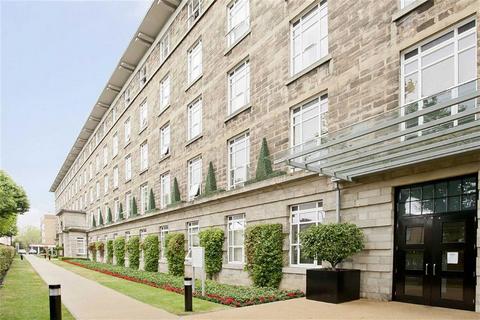 2 bedroom flat for sale, Bromyard Avenue, London W3