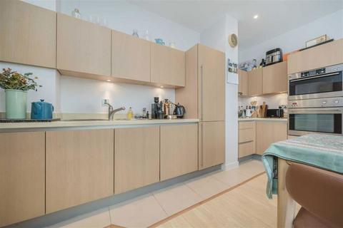 2 bedroom flat for sale, Bromyard Avenue, London W3