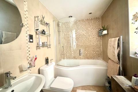 19 Hadland Close, Bovingdon, Hemel Hempstead, HP3 0UD
