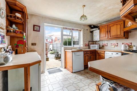 2 bedroom terraced house for sale, Larkspur Way, West Ewell