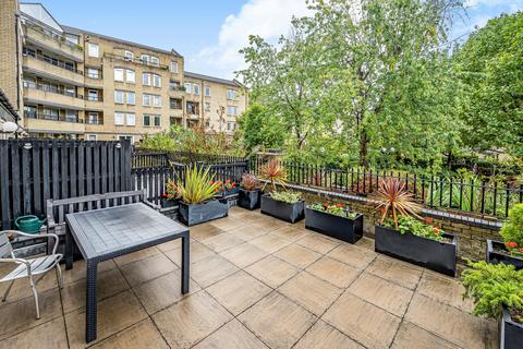 2 bedroom maisonette for sale, Hooper Street, London, E1