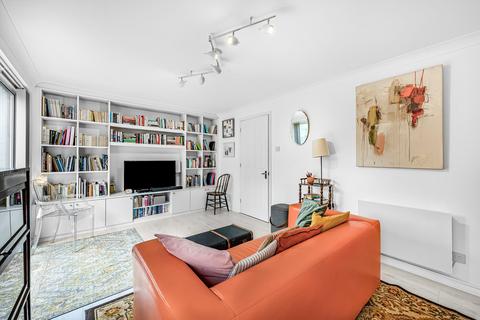 2 bedroom maisonette for sale, Hooper Street, London, E1