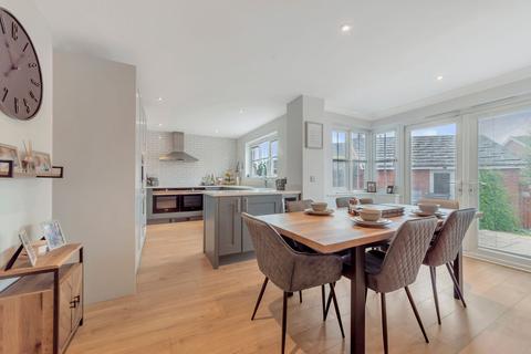 Holendene Way, Wombourne, WV5