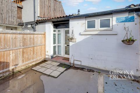27 Albyns, Langdon Hills, Basildon, SS16 6LH