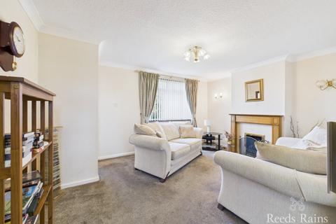 2 bedroom semi-detached house for sale, Clapham Avenue, East Yorkshire HU8