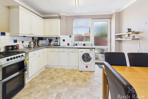 2 bedroom semi-detached house for sale, Clapham Avenue, East Yorkshire HU8