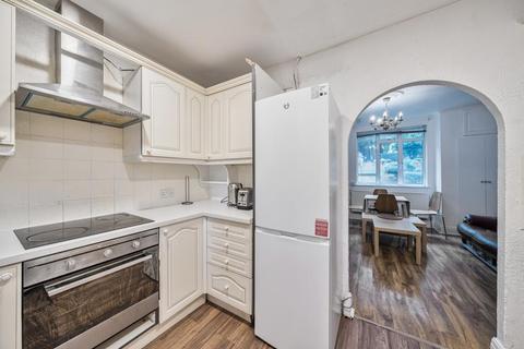 3 bedroom flat for sale, Hallfield Estate, London, W2