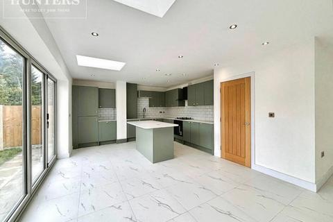 5 bedroom detached house to rent, Haighwood street, Barnsley
