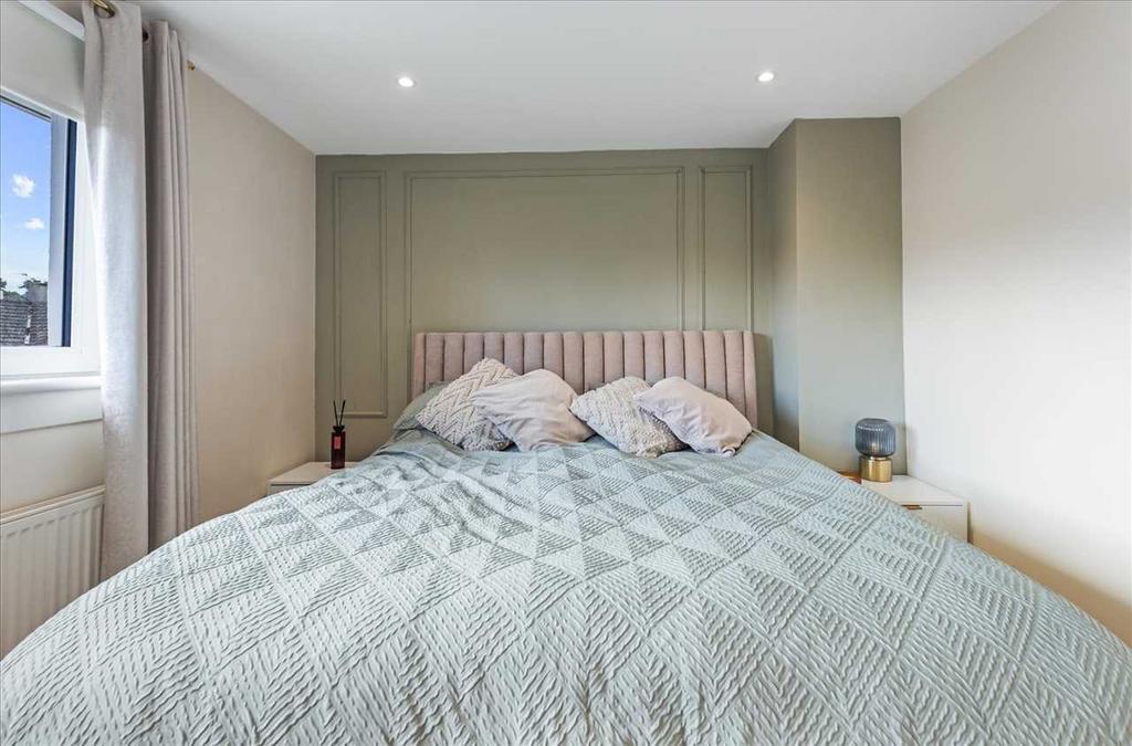 Bedroom One (3)