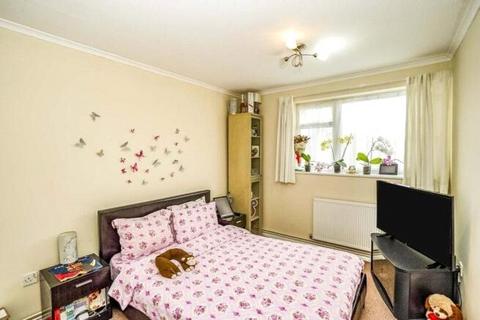 undefined, Crown Meadow, Slough SL3