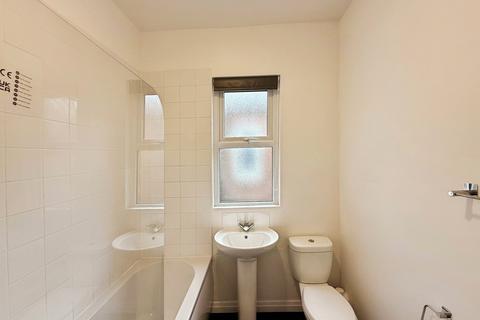 2 bedroom flat to rent, Monton Road, 1st Floor Flat, Monton, M30