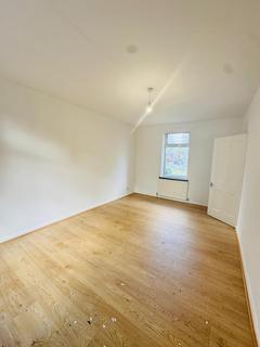 undefined, Wood lane ,Dagenham, RM8