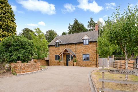 3 bedroom cottage for sale, Main Street, Farnborough, Oxfordshire, OX17 1EA