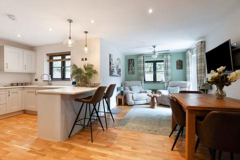 3 bedroom cottage for sale, Main Street, Farnborough, Oxfordshire, OX17 1EA