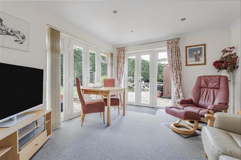undefined, Burns Crescent, Bicester