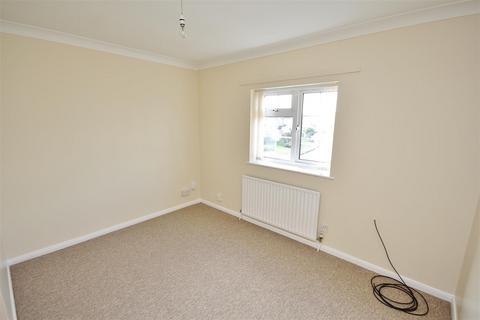 2 bedroom house to rent, Morland Way, St. Ives