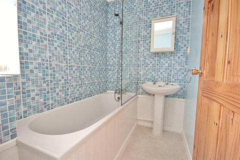 2 bedroom house to rent, Morland Way, St. Ives