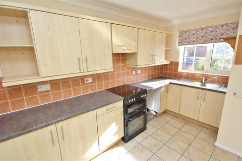 2 bedroom house to rent, Morland Way, St. Ives
